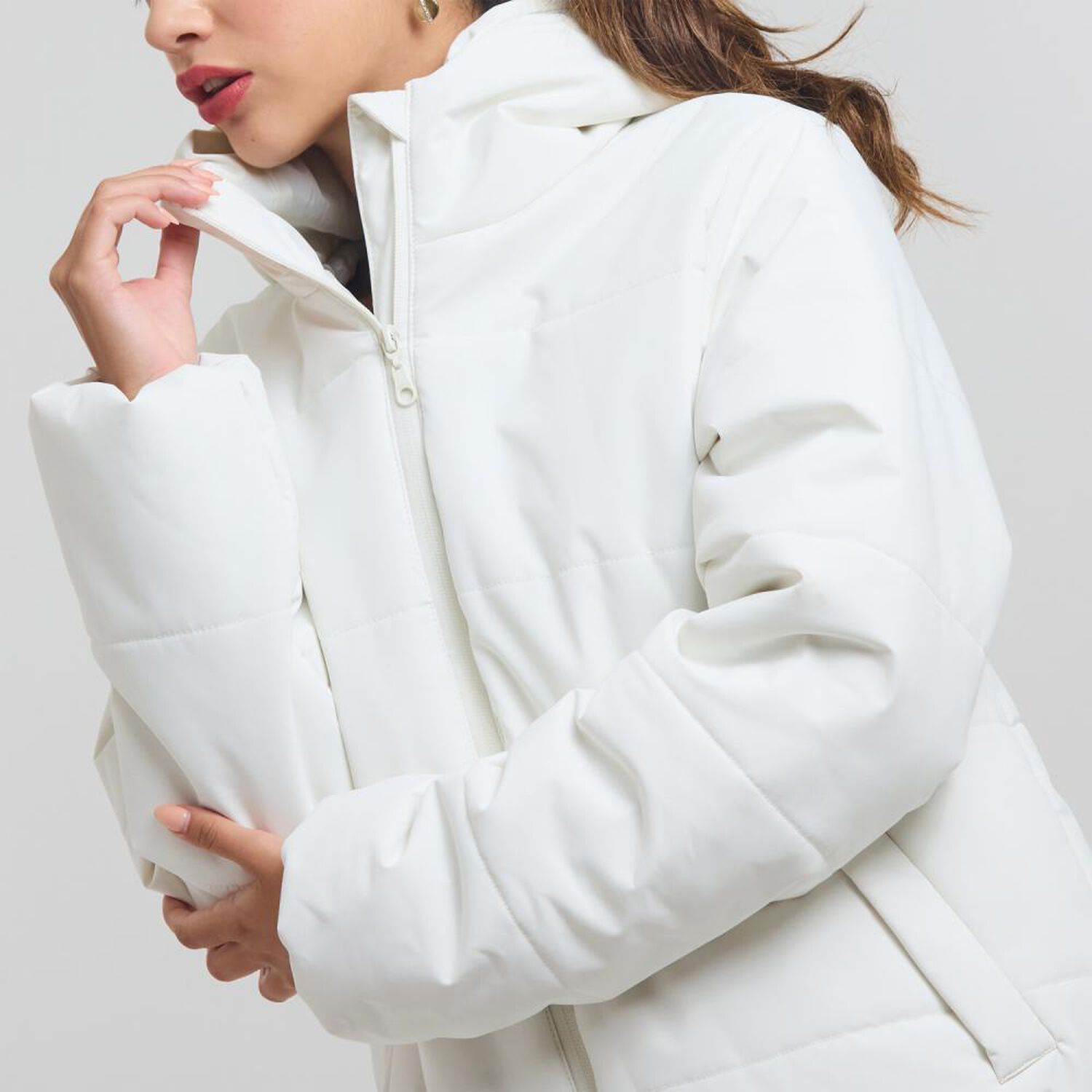 Parka Regular Cuello Alto Con Capucha Mujer Freedom image number 4.0
