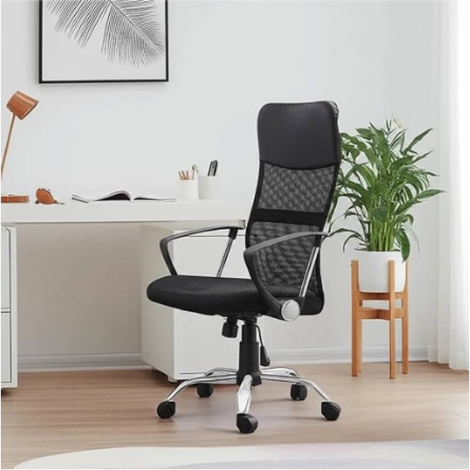 Vidita Silla De Oficina Ergon&oacute;mico Emilio Cuero Con Malla Color Negro image number 1.0