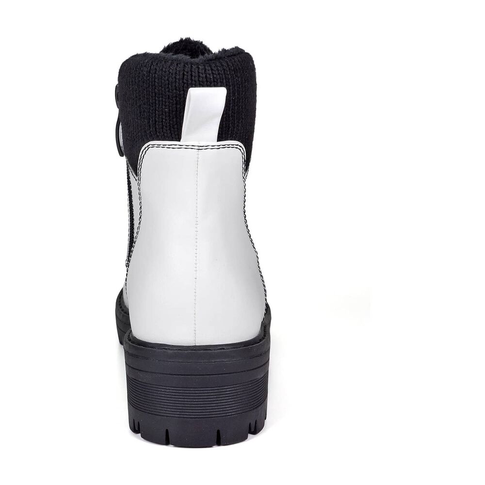 Botin Myrna Blanco image number 6.0