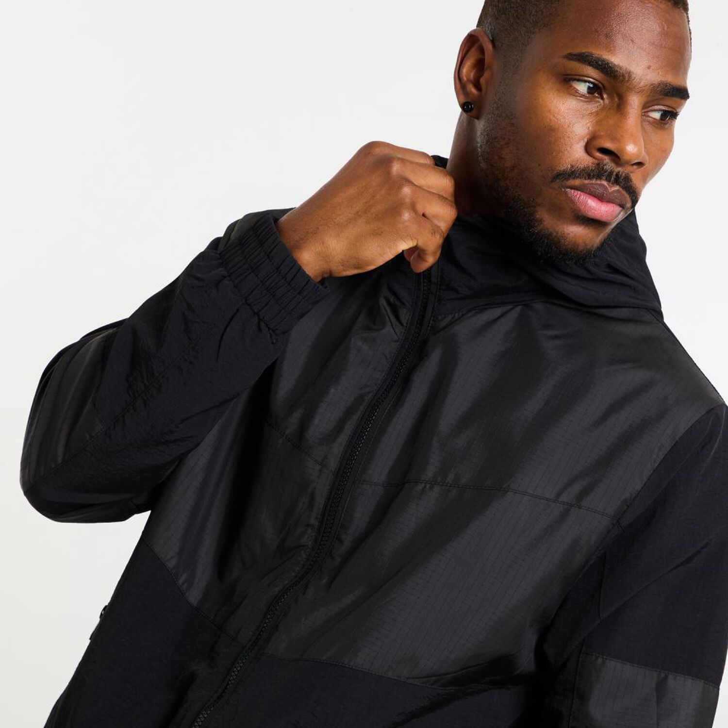 Chaqueta Lisa Regular Cuello Alto Con Capucha Hombre Rolly Go image number 4.0
