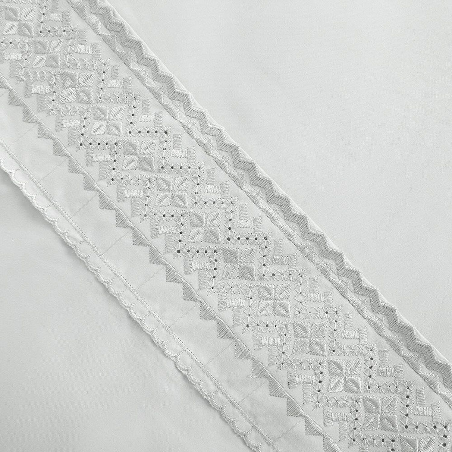 Sabana Plumetti Broderie King Celeste image number 3.0