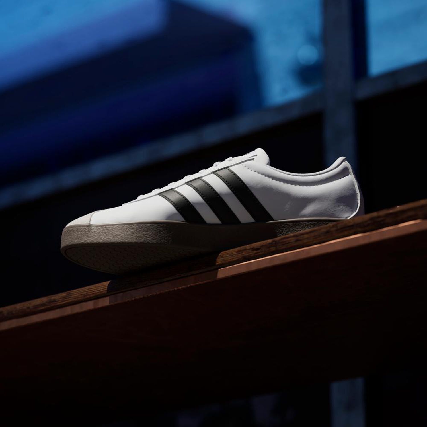 Zapatilla Urbana Hombre Adidas Vl Court Base Blanco image number 6.0