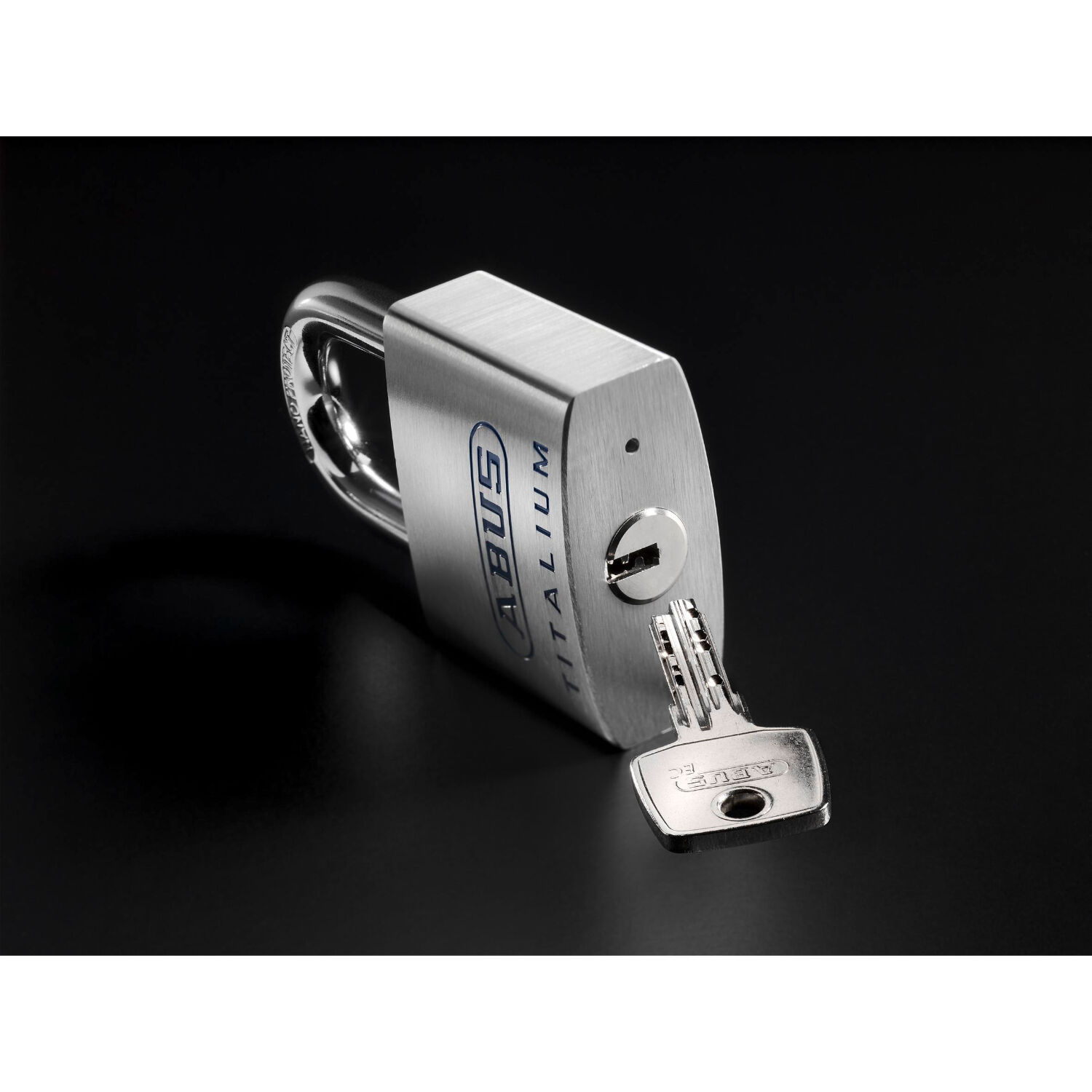 Candado 96ti/60 Arco Acero Kd Llave Punto image number 1.0