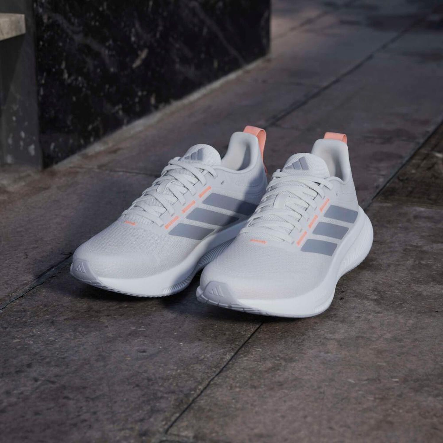 Zapatilla Running Adidas Runblaze W image number 14.0