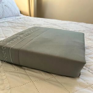 Juego De S&aacute;banas Bordadas Super King Gris 4 Piezas