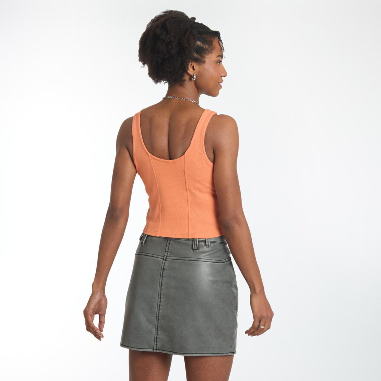 Polera Crop Tirantes Sin Mangas Cuello V Mujer Rolly Go image number 3.0