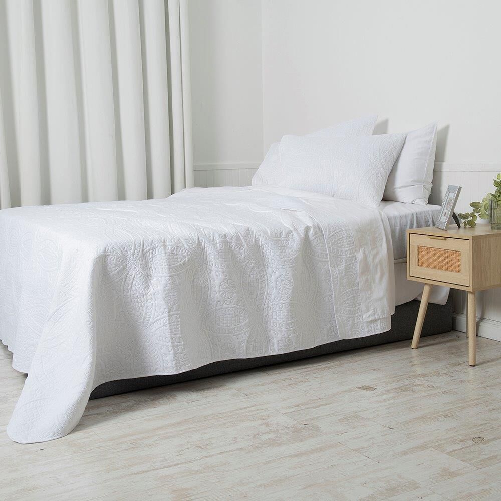 Quilt King Portugal Blanco image number 4.0