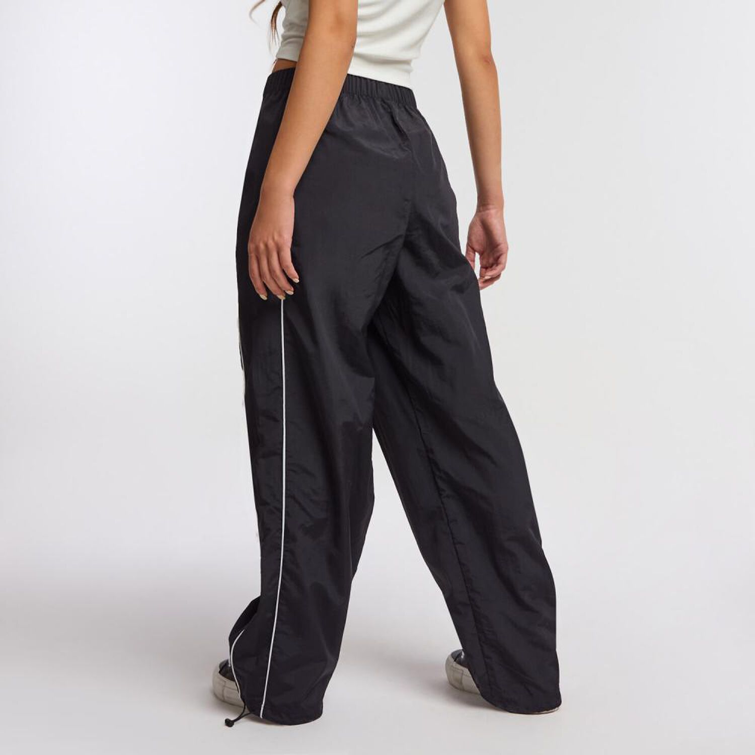 Pantal&oacute;n Cintura Elasticada Tiro Medio Relax Mujer Freedom image number 3.0