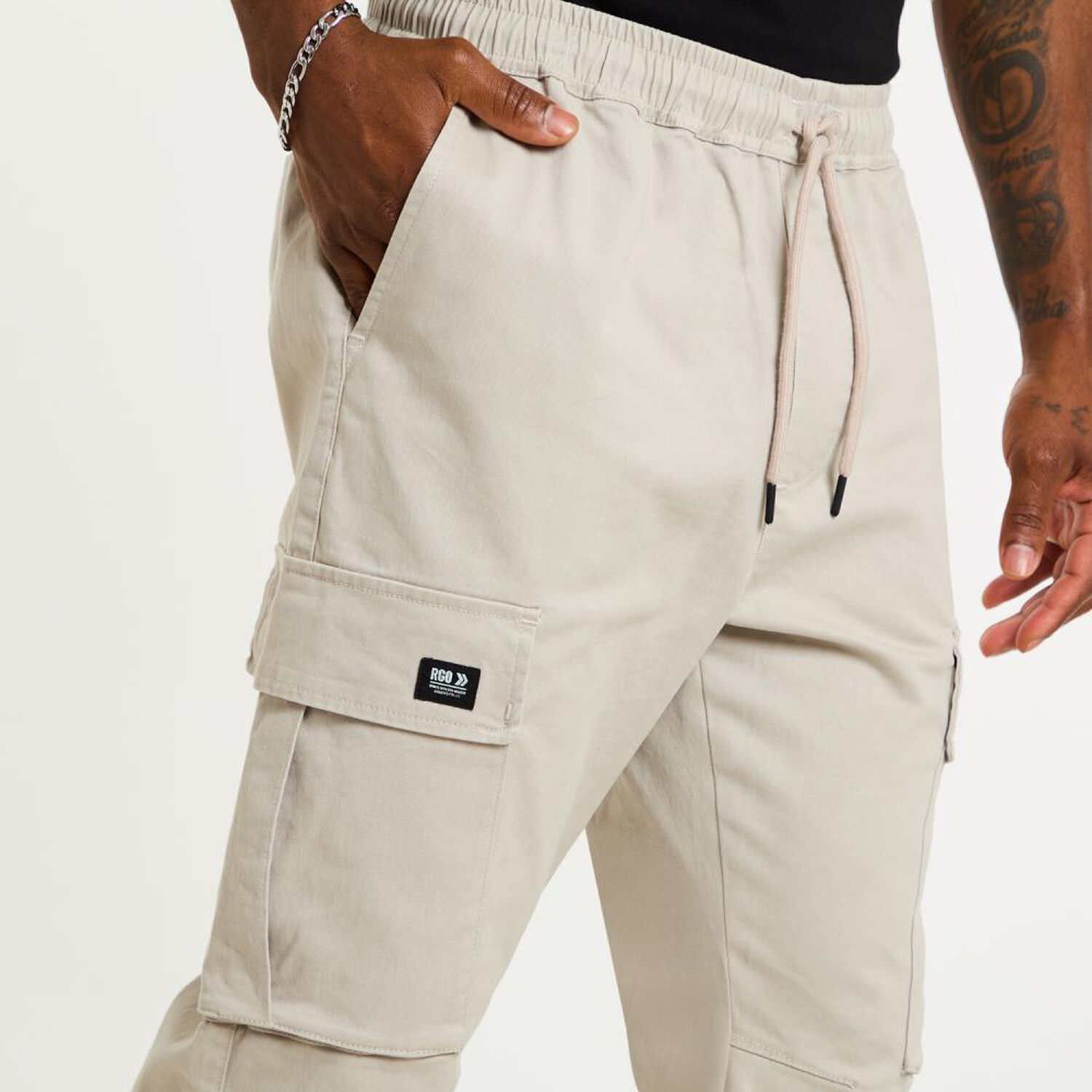 Pantal&oacute;n Tiro Medio Cargo Hombre Rolly Go image number 4.0