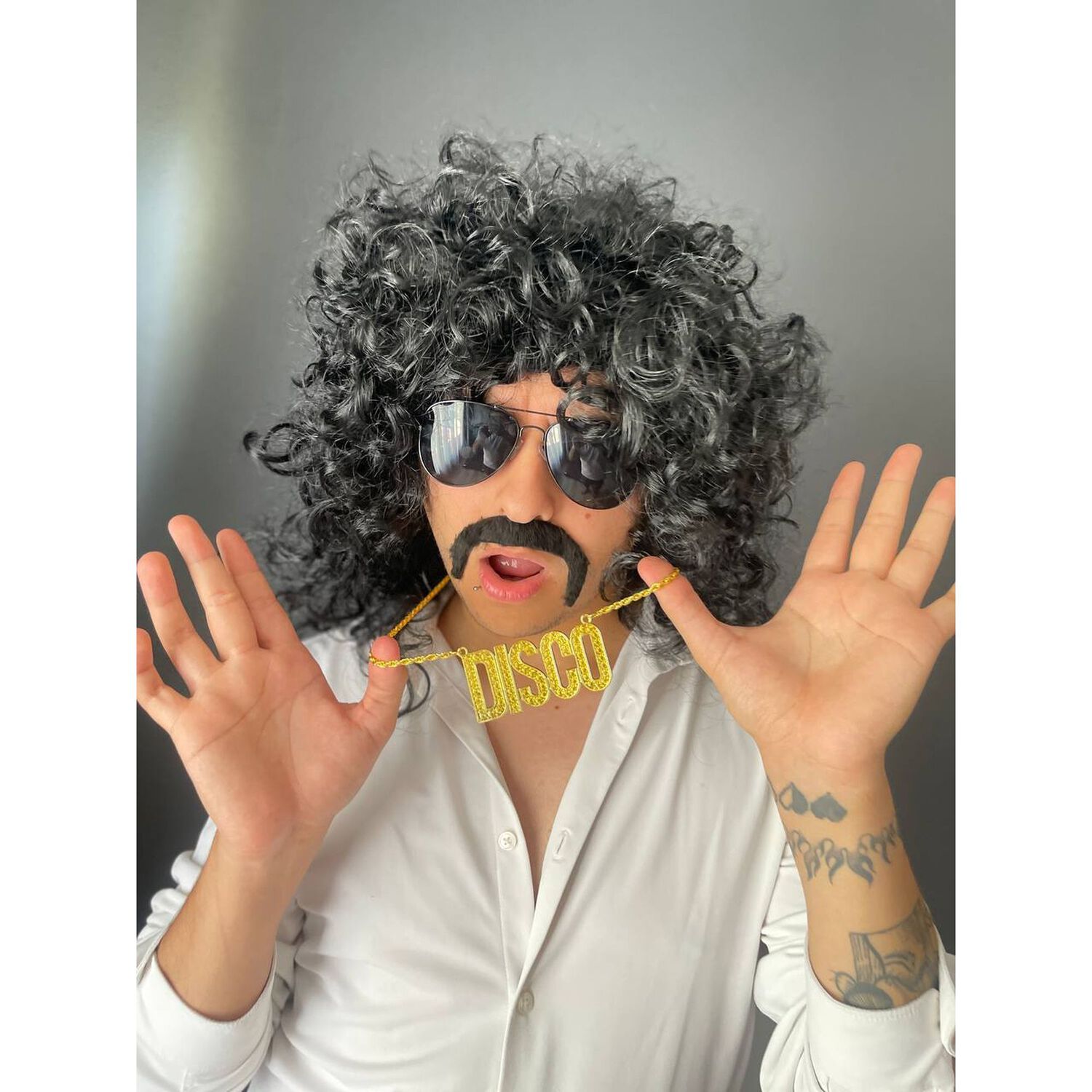 Set Disfraz Afro Retro Hombre A&ntilde;os 80 Onda Disco Pelo image number 6.0
