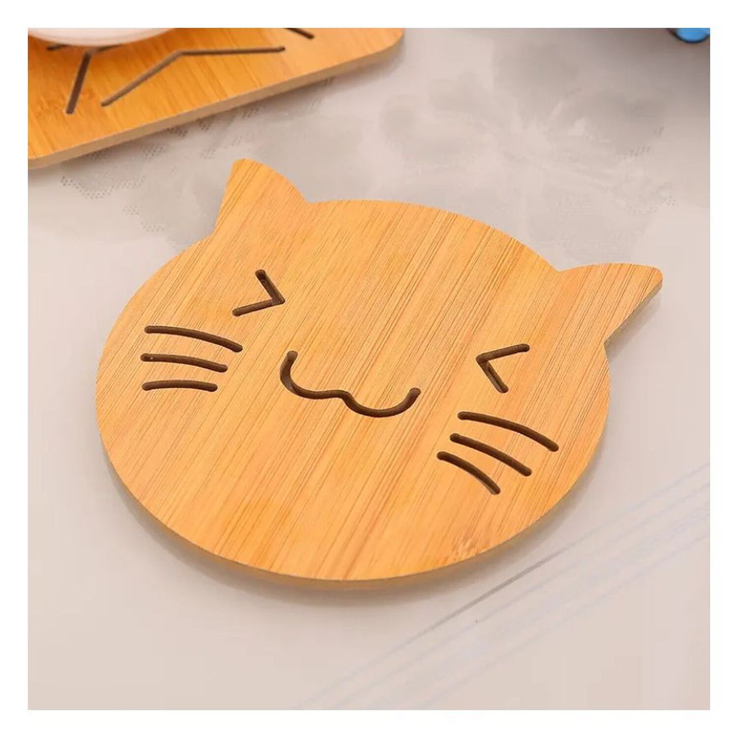 Set 7 Posavasos Bamb&uacute; Dise&ntilde;o Gato Con Soporte Madera image number 3.0