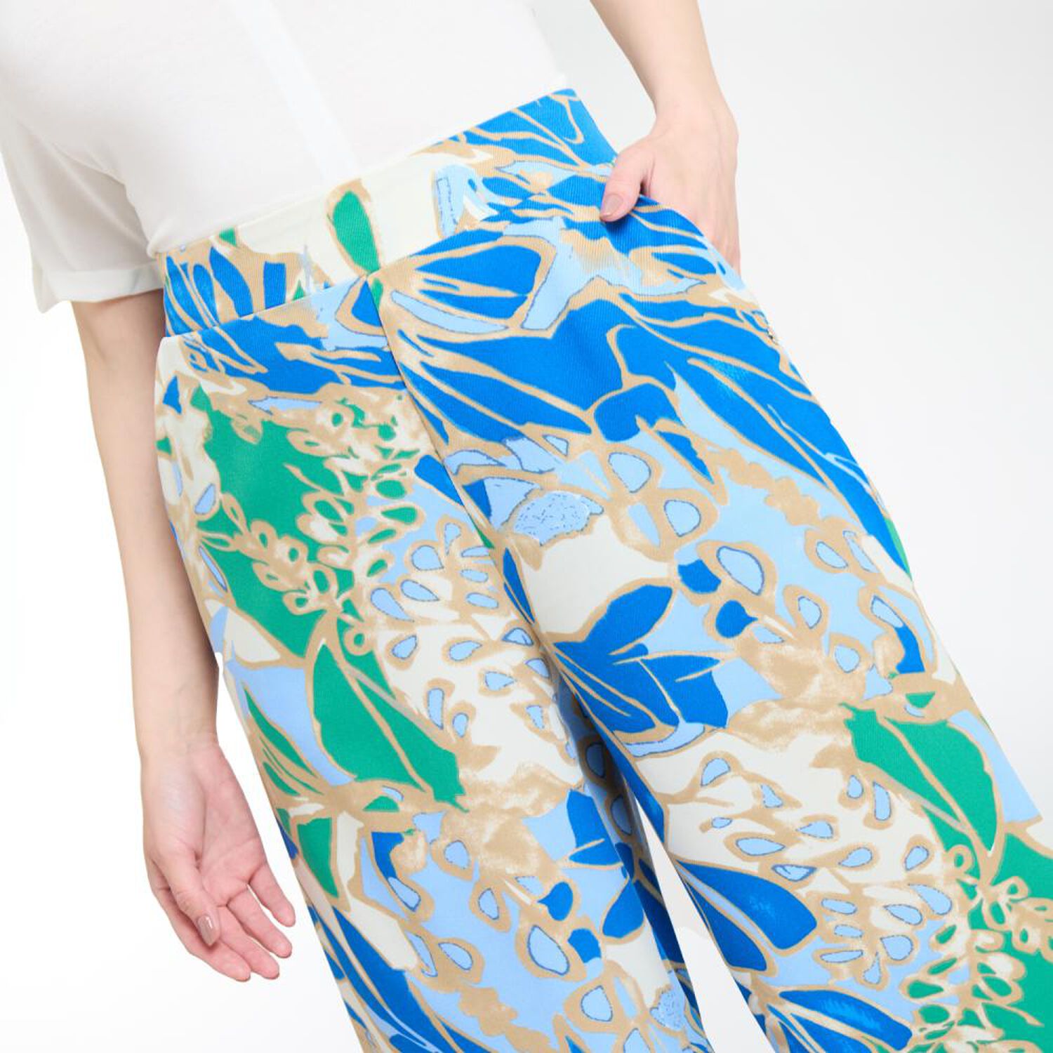 Pantal&oacute;n Full Print Pretina El&aacute;sticada Tiro Alto Relax Mujer Lesage image number 4.0