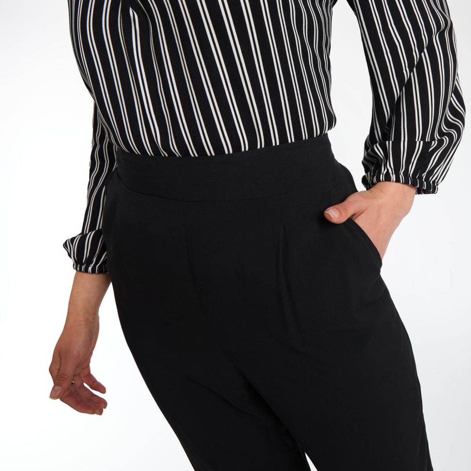 Pantal&oacute;n Full Print Pretina El&aacute;sticada Tiro Medio Flare Mujer Sexy Large image number 4.0