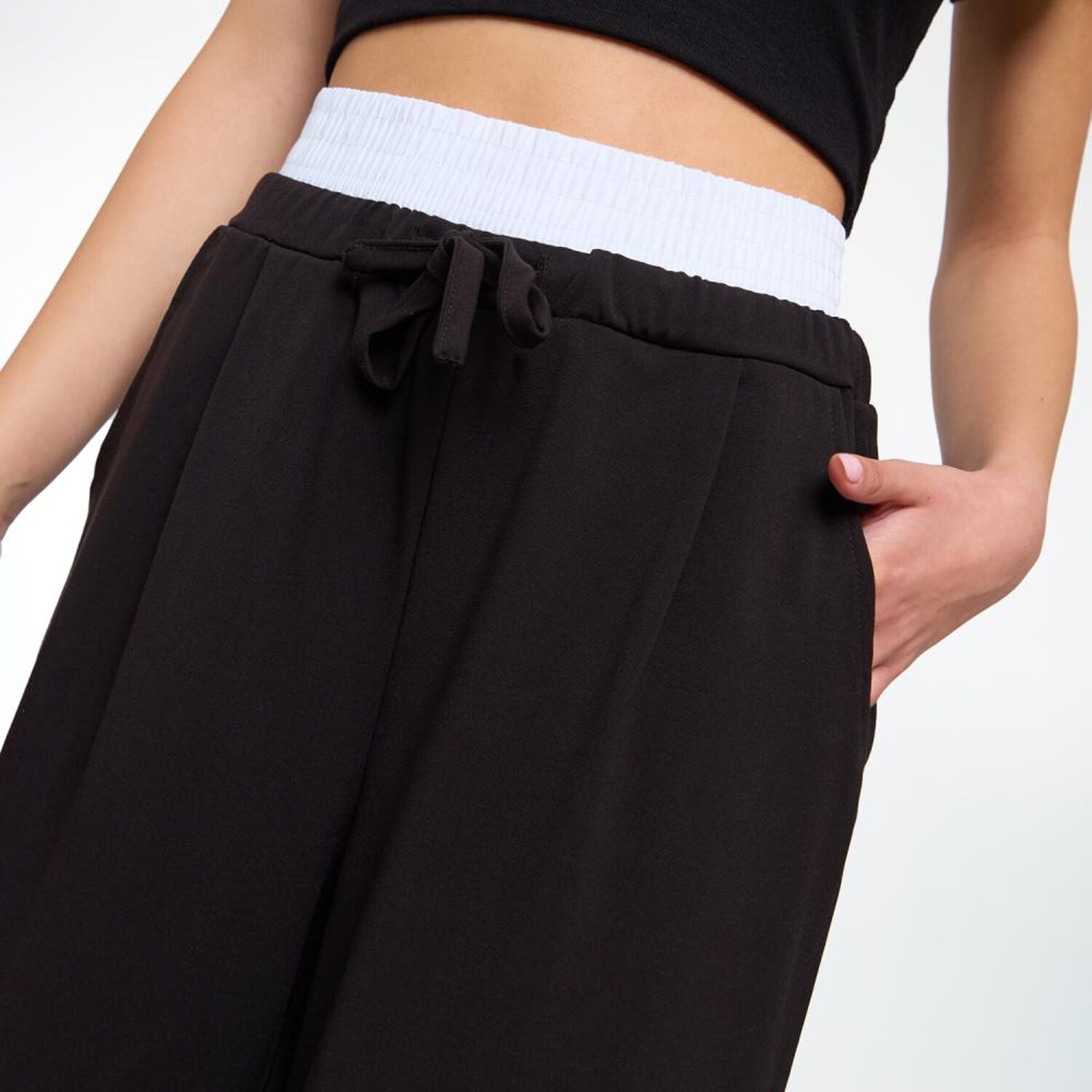 Pantal&oacute;n Doble Pretina Y Amarras Tiro Medio Relax Mujer Freedom image number 4.0