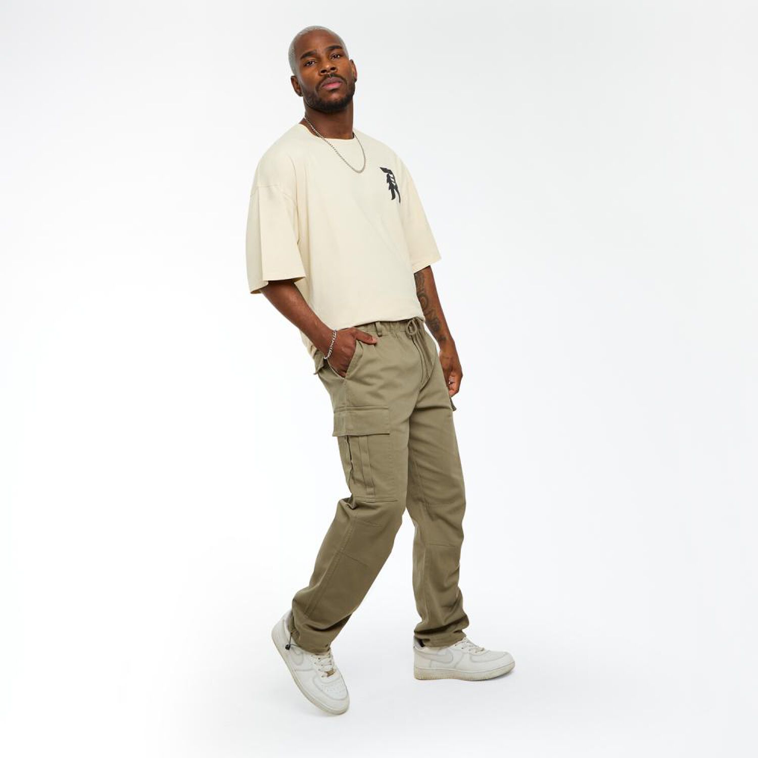 Pantal&oacute;n Liso Tiro Medio Regular Hombre Rolly Go image number 1.0