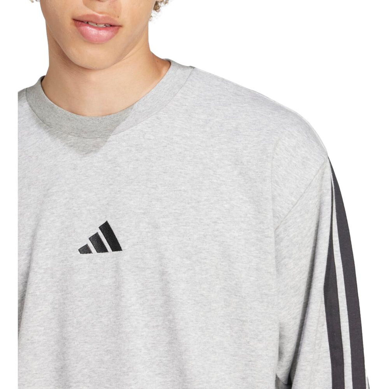 Poler&oacute;n Essentials 3 Tiras Tela French Terry Adidas image number 6.0