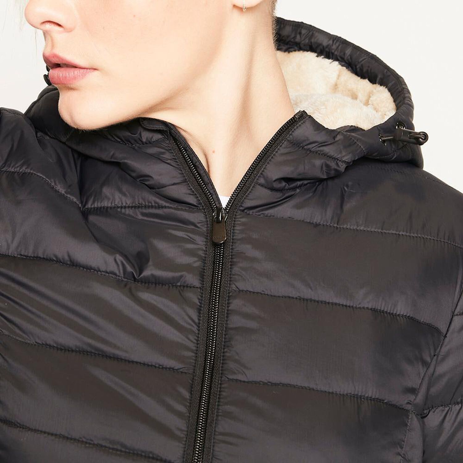 Parka B&aacute;sica Regular Cuello Alto Con Capucha Mujer Rolly Go image number 3.0