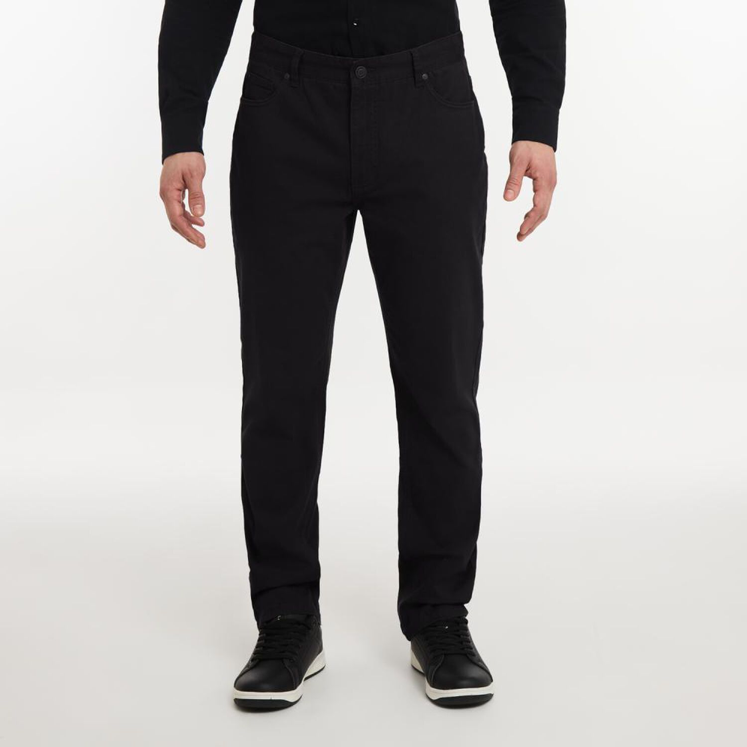 Pantal&oacute;n Liso Tiro Medio Slim Hombre Az Black image number 0.0