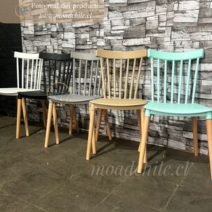 Silla Windsor De Polipropileno Con Base De Madera