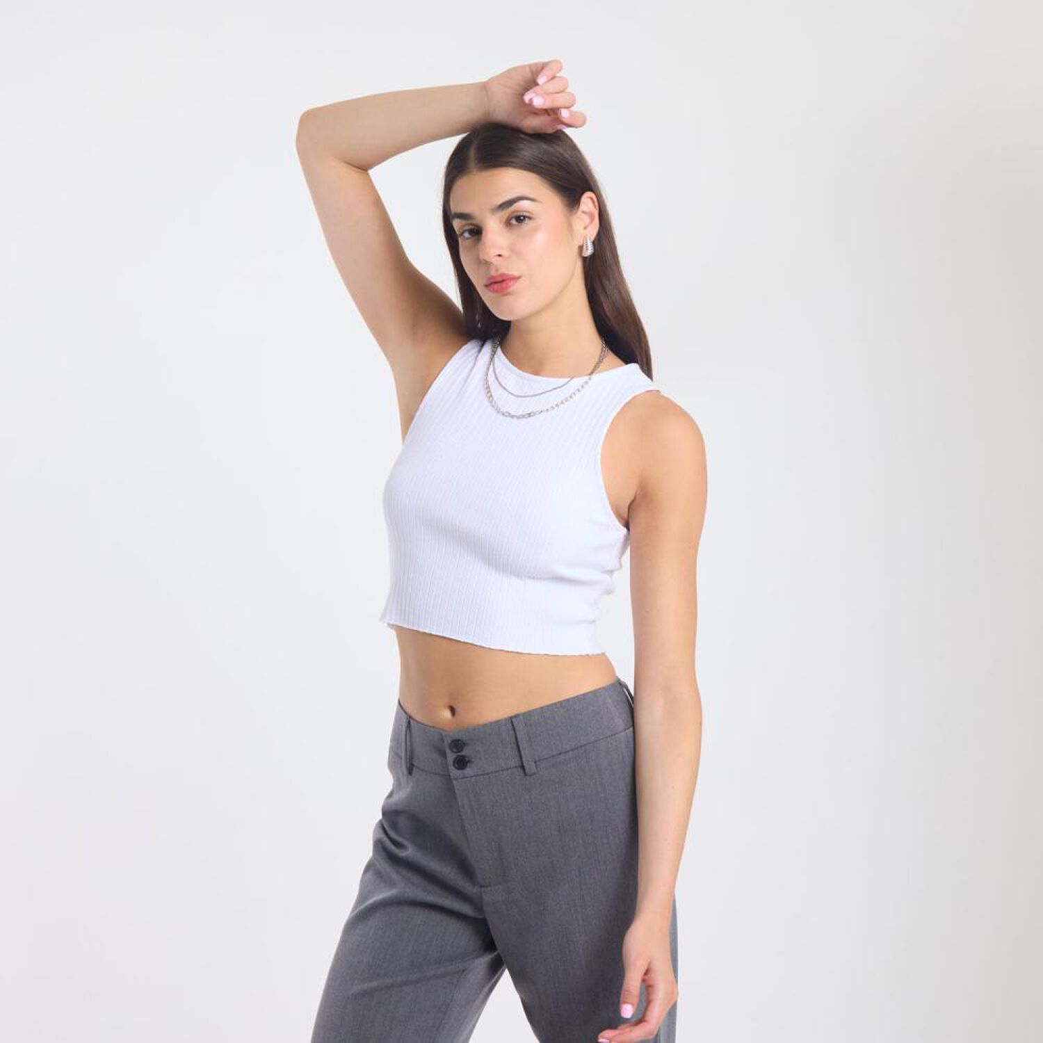 Polera Crop Rib Sin Mangas Cuello Redondo Mujer Rolly Go image number 2.0