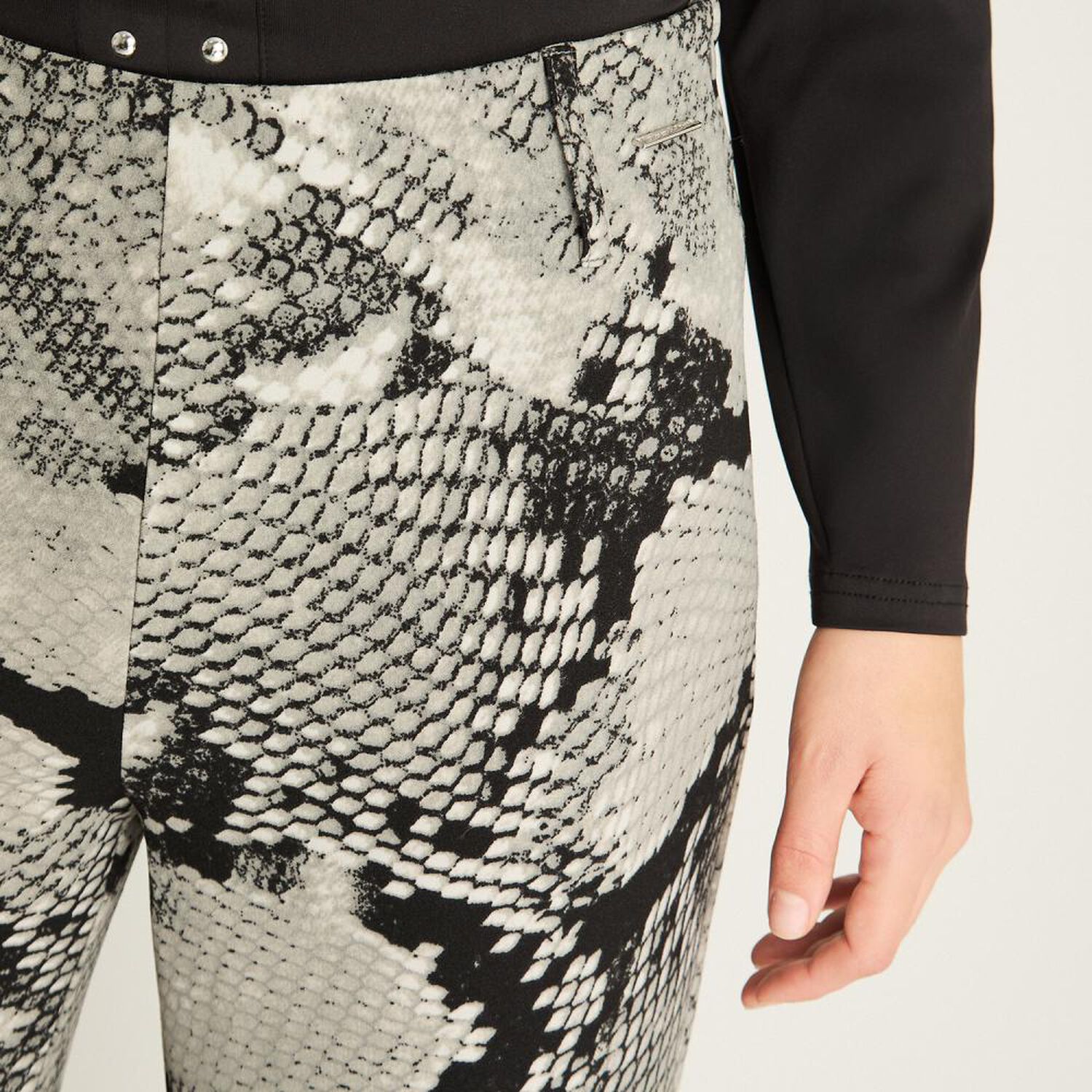 Pantal&oacute;n Tiro Alto Palazzo Mujer Lorenzo Di Pontti image number 3.0