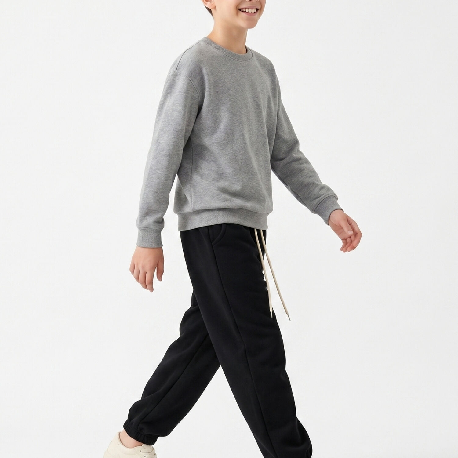 Pantalon Buzo Ni&ntilde;o Algod N Jogger Negro Con Pu&ntilde;o Escolar image number 2.0