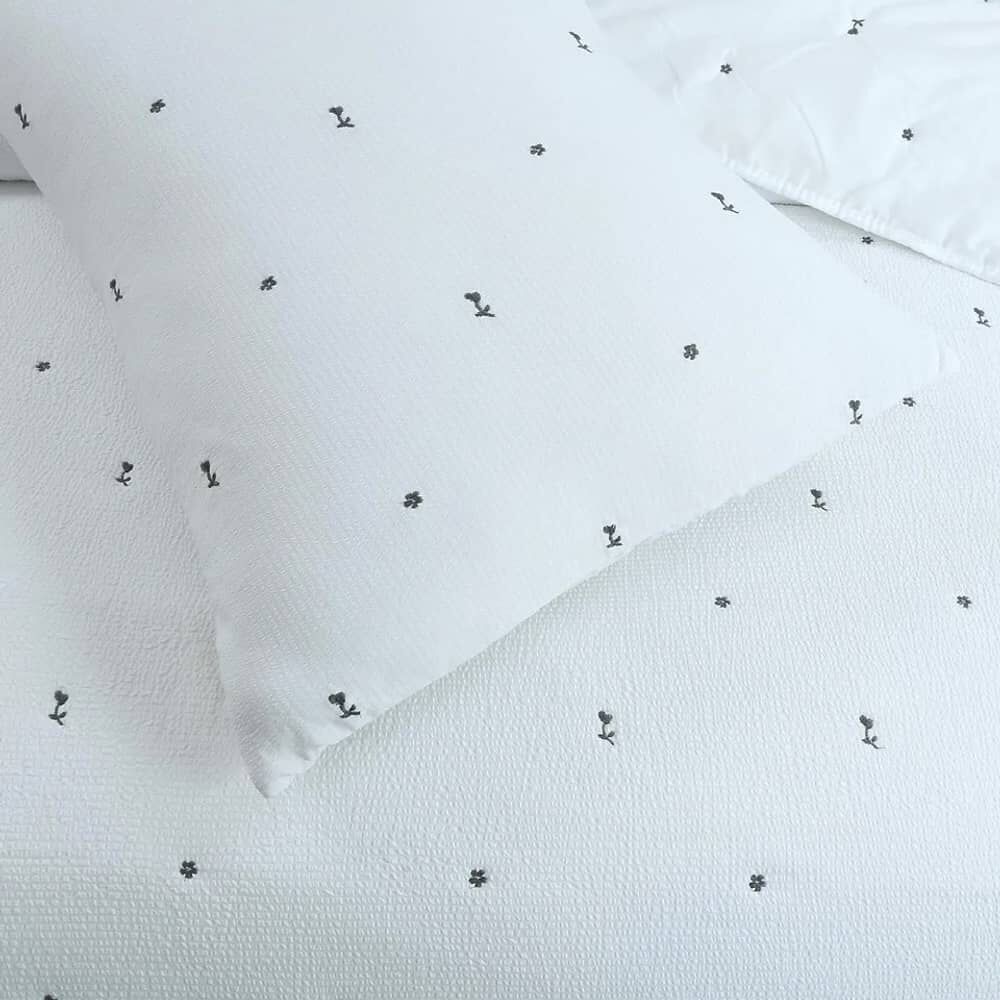 Cubrecama Primaveraverano Bordado Floral 2 Plazas image number 2.0