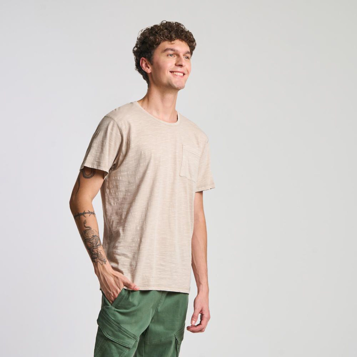 Polera Lisa Manga Corta Cuello Redondo Hombre Ocean Pacific image number 2.0