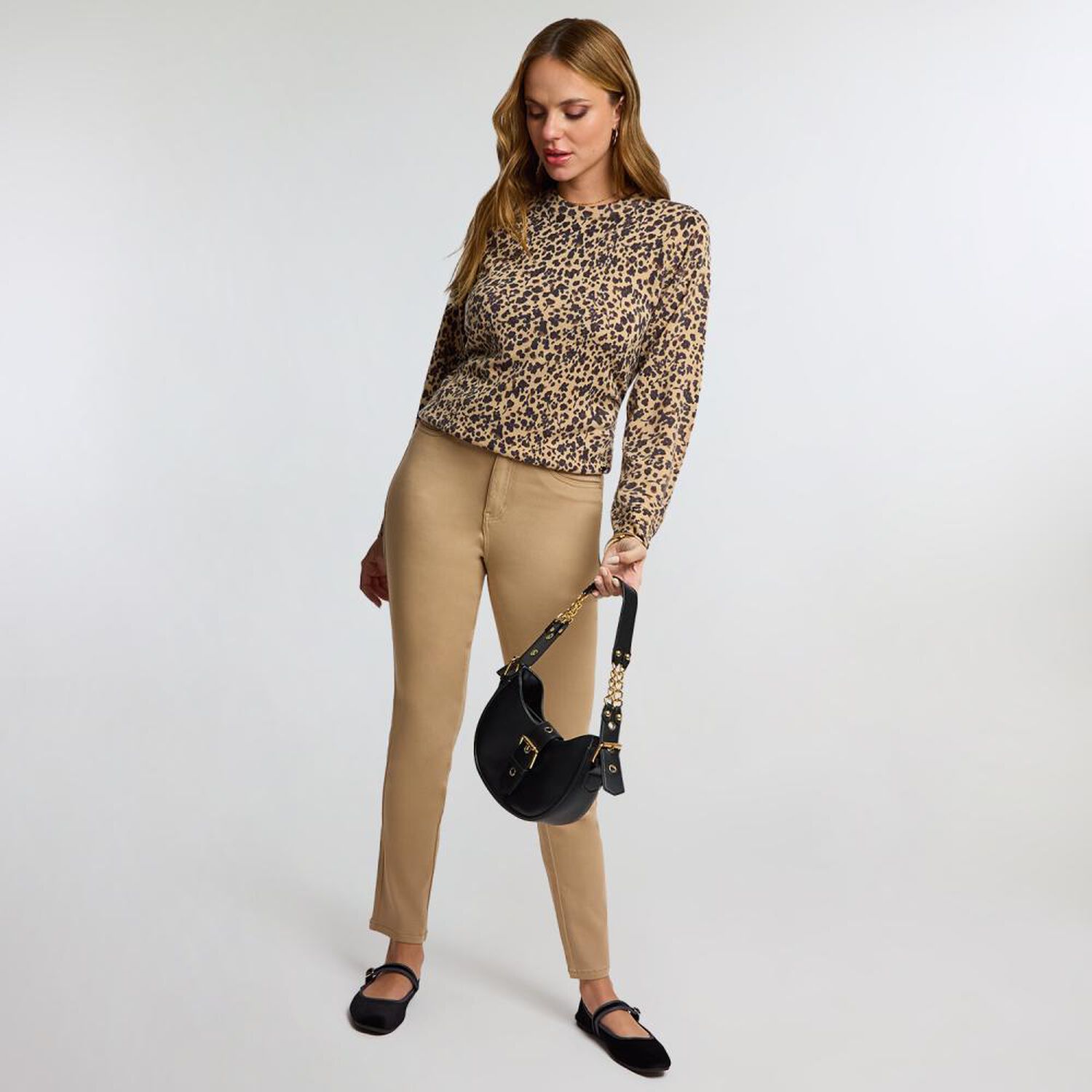 Pantal&oacute;n B&aacute;sico Tiro Medio Straight Mujer Kimera image number 1.0