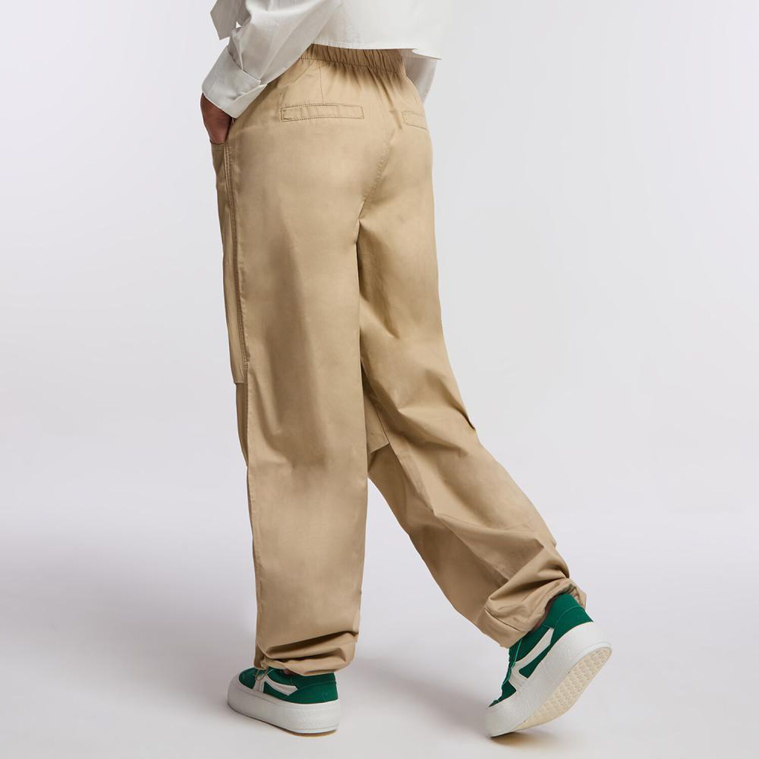 Pantal&oacute;n Parachute Tiro Alto Cargo Mujer Freedom image number 3.0