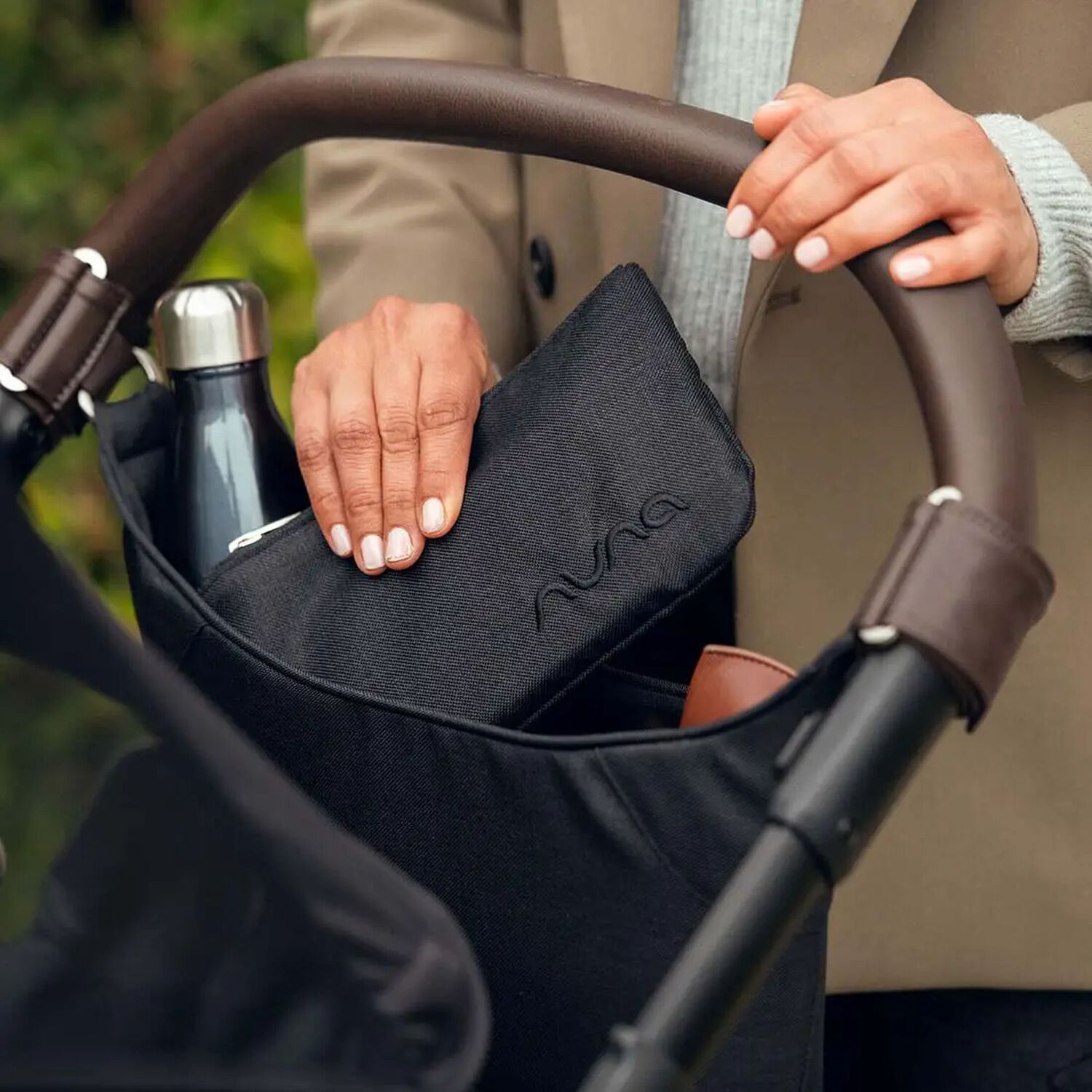 Bolso Organizador Para Coche Caviar Nuna image number 6.0