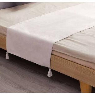 Piecera De Lino Con Pompones Medida 70x210cm King -2 Plazas. Crema
