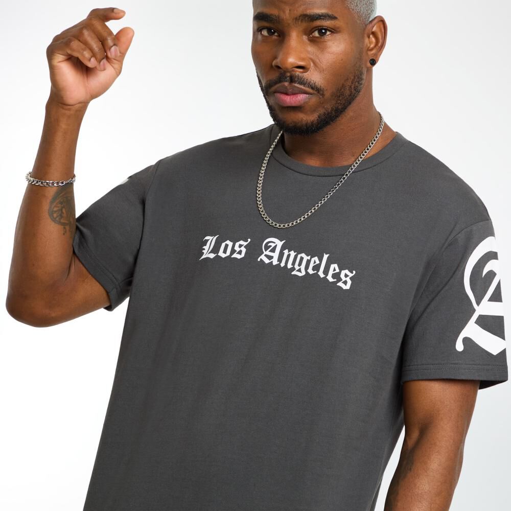 Polera Estampada Oversize Manga Corta Cuello Redondo Hombre Rolly Go image number 4.0