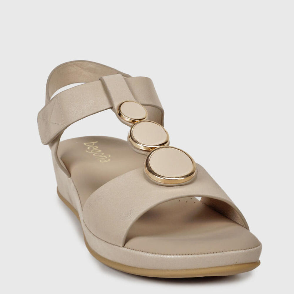 Sandalia Butis Beige image number 1.0