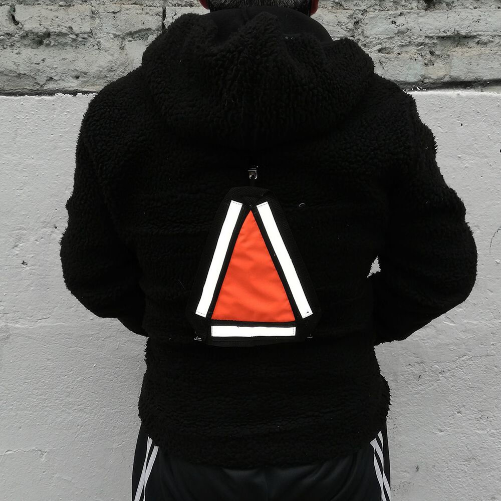 Triangulo Reflectante Gris image number 4.0