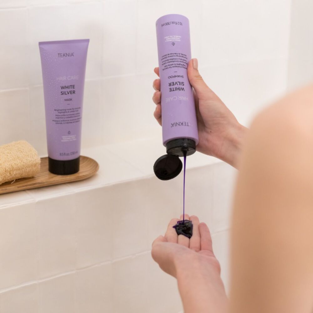 Shampoo Tonalizador Cabellos Rubios Y Con Mechasx300ml Lakme image number 1.0