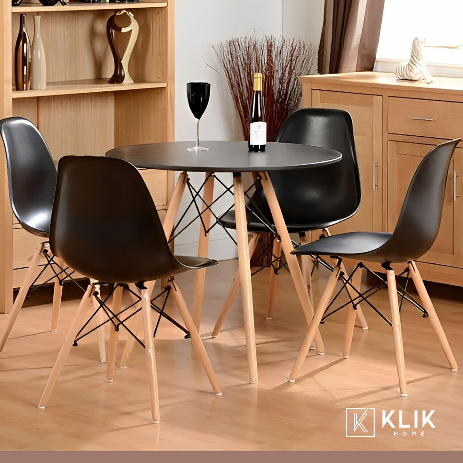 Comedor Mesa Eames Redonda Negra 80cm + 4 Sillas Eames Negra image number 1.0