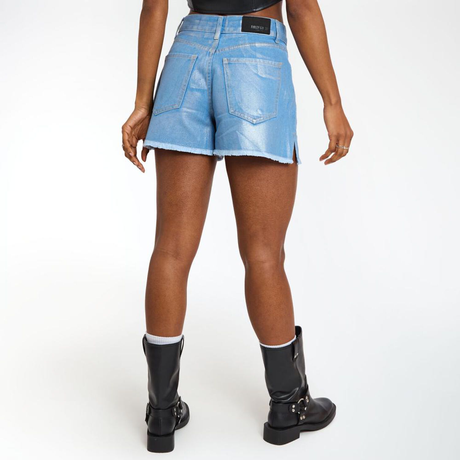 Short Metalizado Tiro Medio Mom Mujer Rolly Go image number 3.0