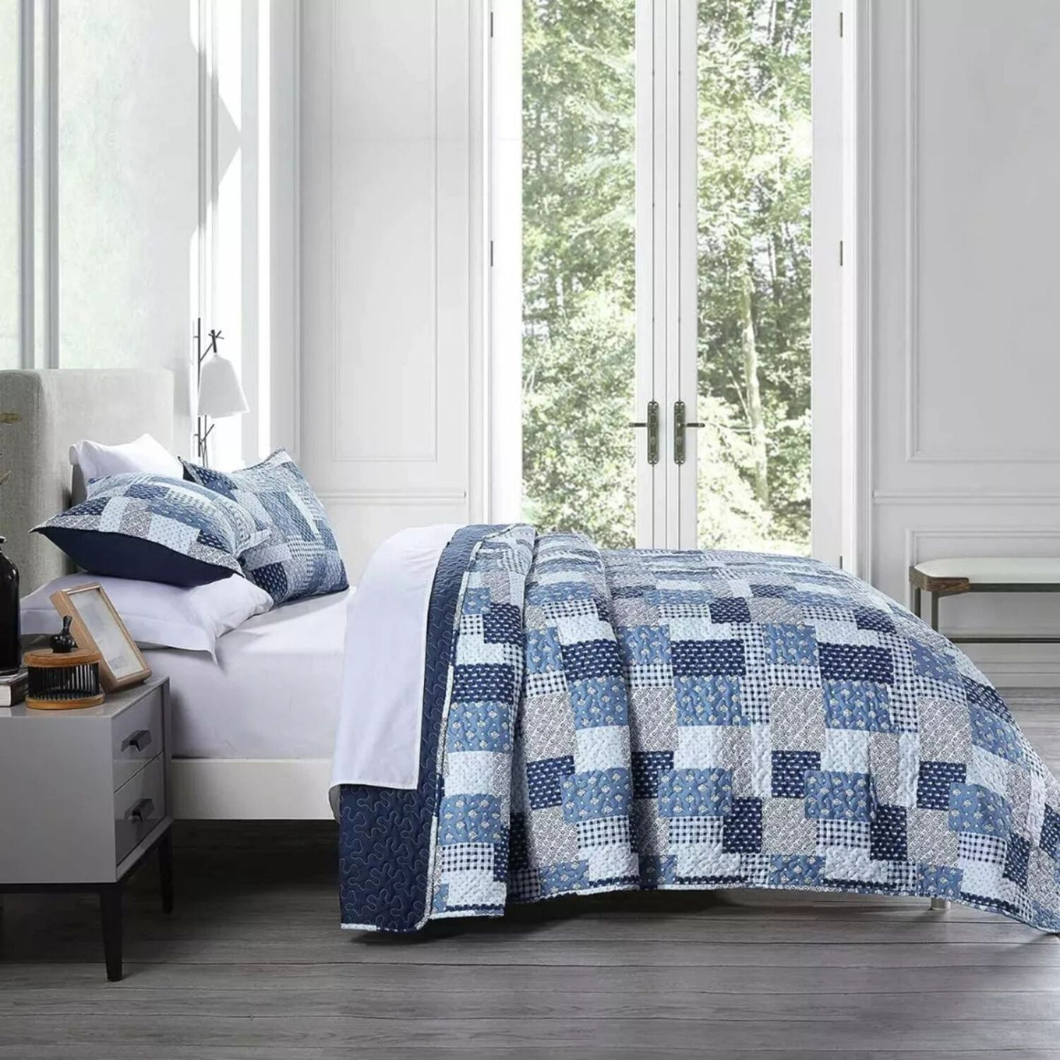 Cubrecama Quilt Reversible Queen 228x228 Cm M&aacute;s Fundas Almohada Azul Blanco image number 3.0