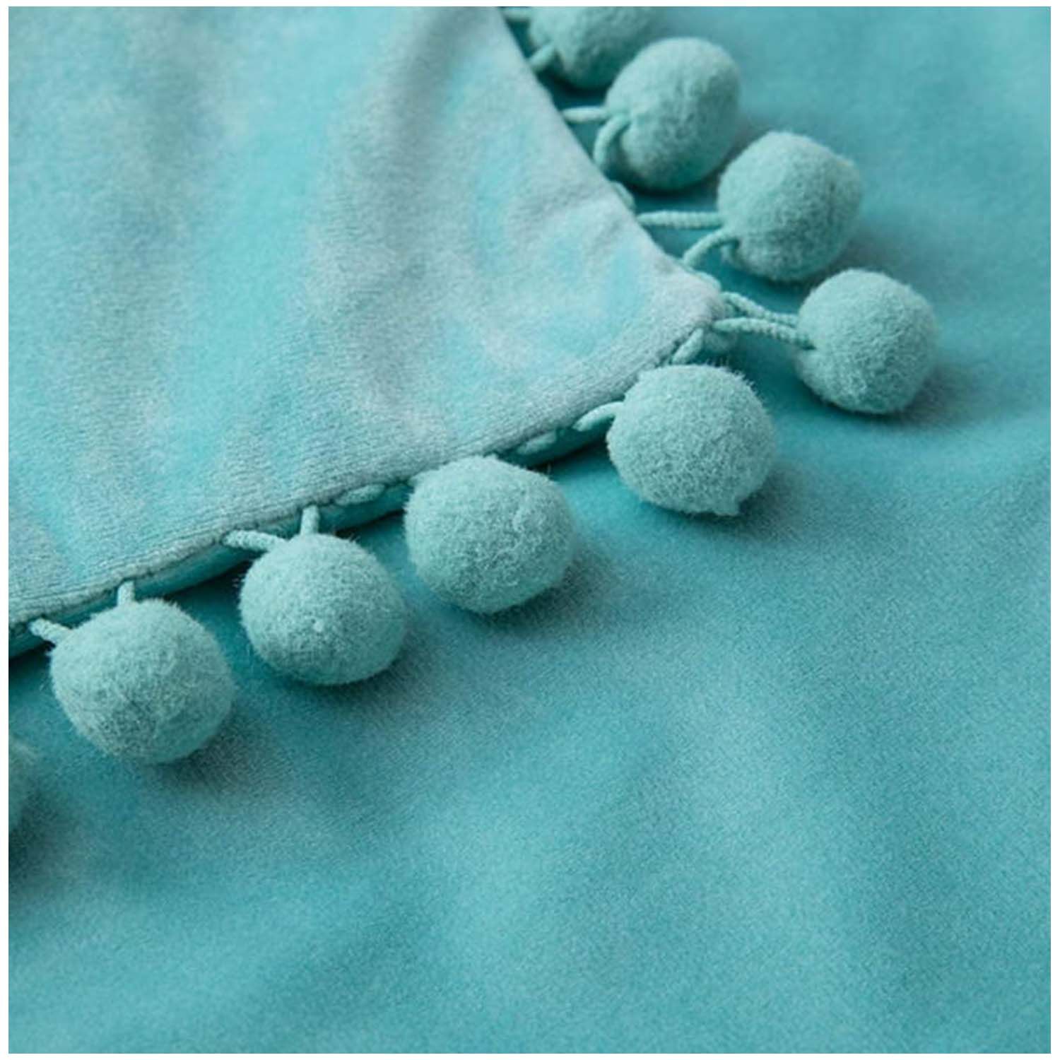 Pack De 02 Fundas De Coj&iacute;n De Terciopelo Con Pompon 45x45 Calipso image number 2.0