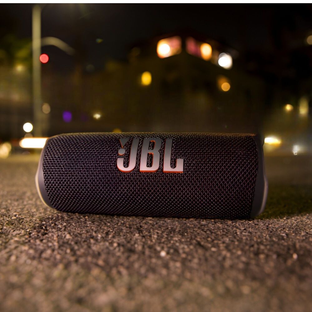 Parlante Port&aacute;til Jbl Flip 6 Black Edition Waterproof 12 Hrs image number 2.0