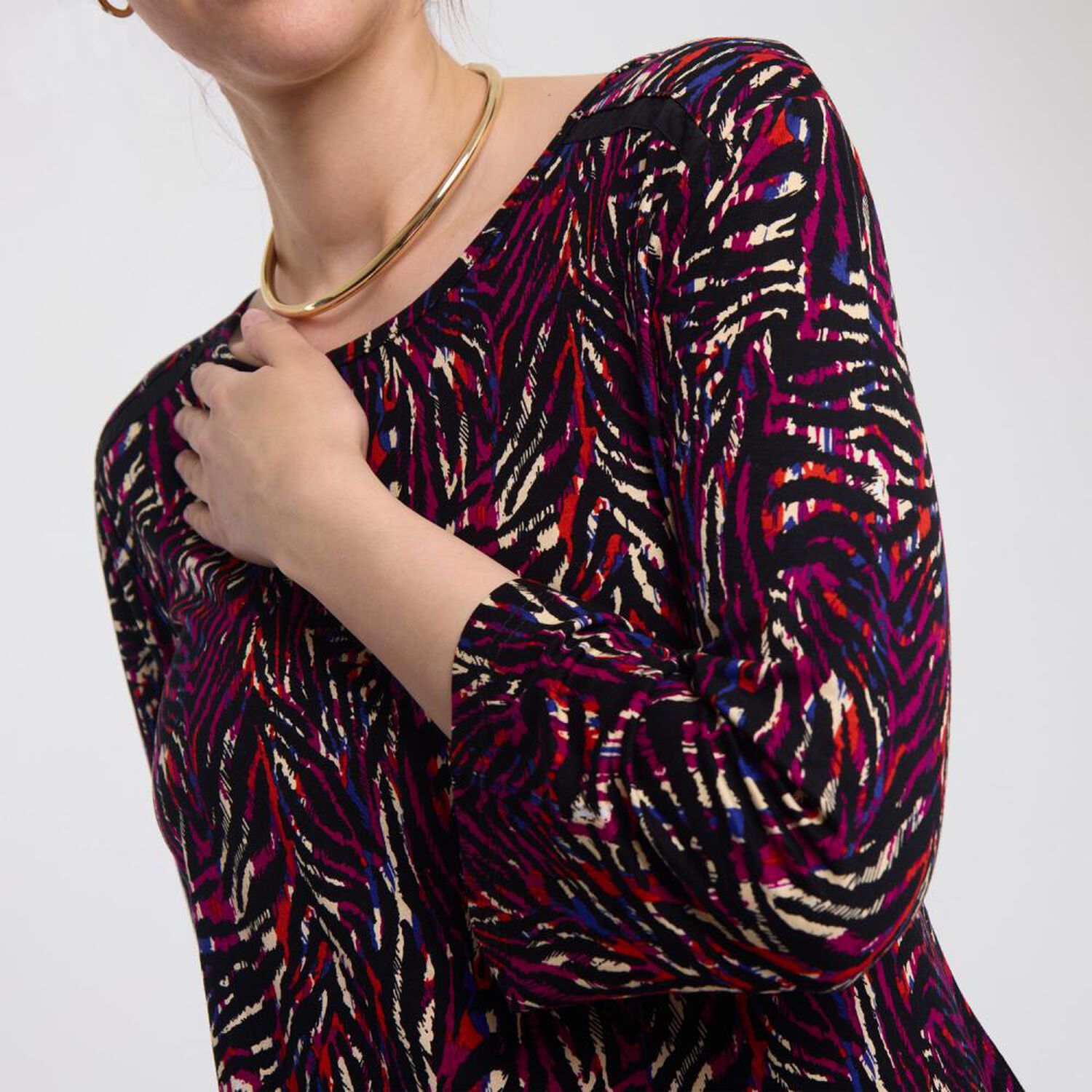 Polera Full Print Con Blusa Manga Larga Cuello Redondo Mujer Lesage image number 4.0