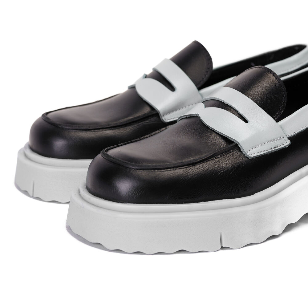 Mocasín Cuero Mármara Negro Celeste Landazuri image number 4.0