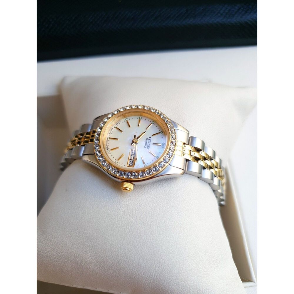 Reloj Citizen Mujer Eq0534-50d Classic Quartz image number 4.0