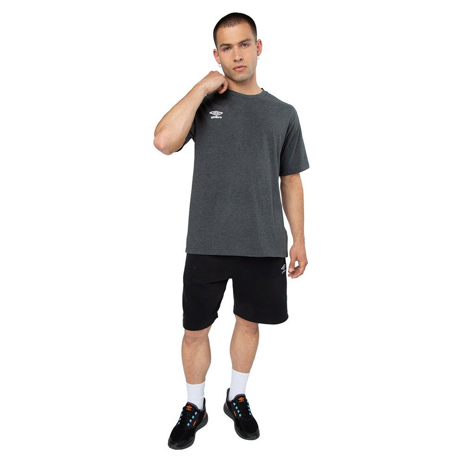 Polera Deportiva Hombre Umbro Essentials Small Logo image number 2.0