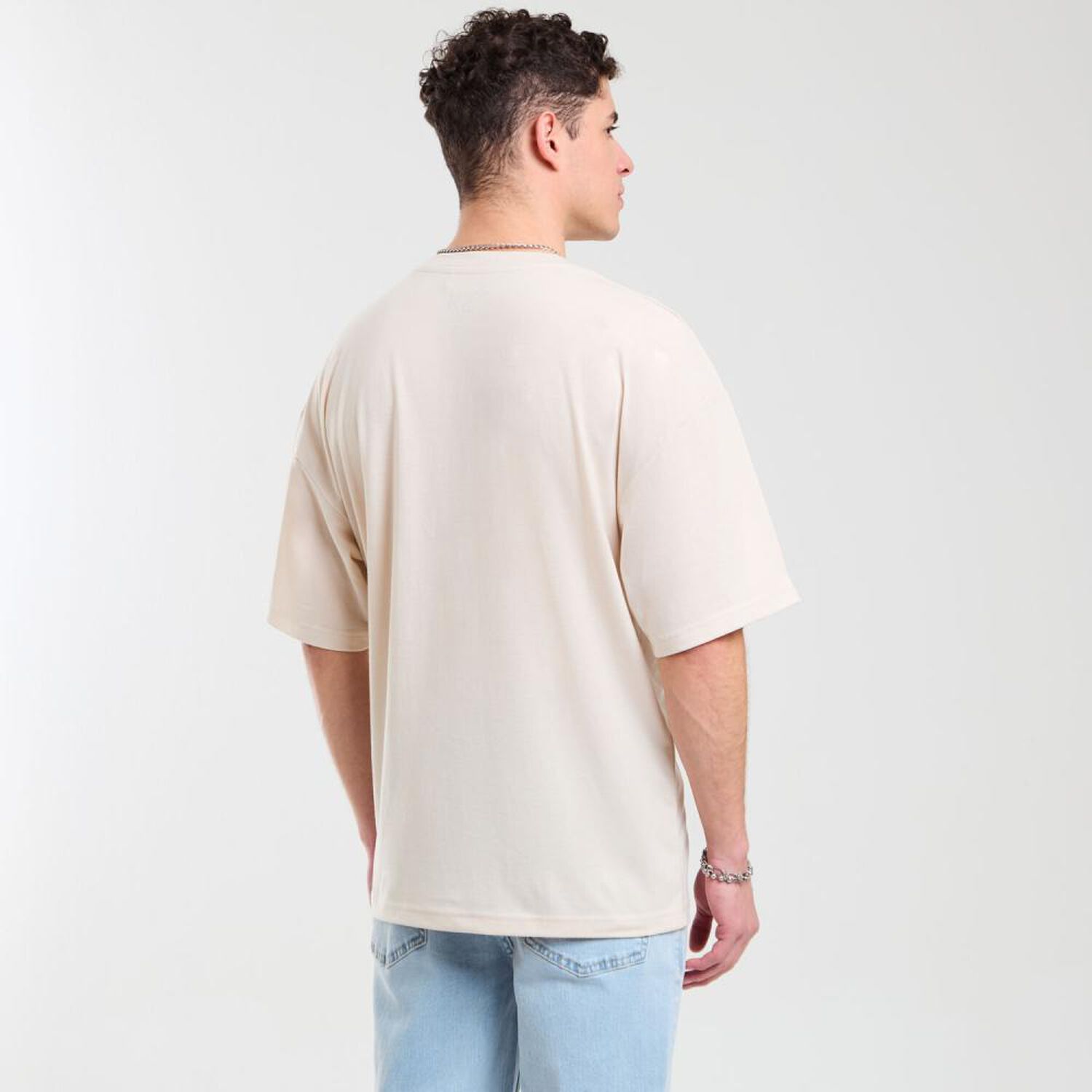 Polera Oversize Manga Corta Cuello Redondo Hombre Skuad image number 3.0