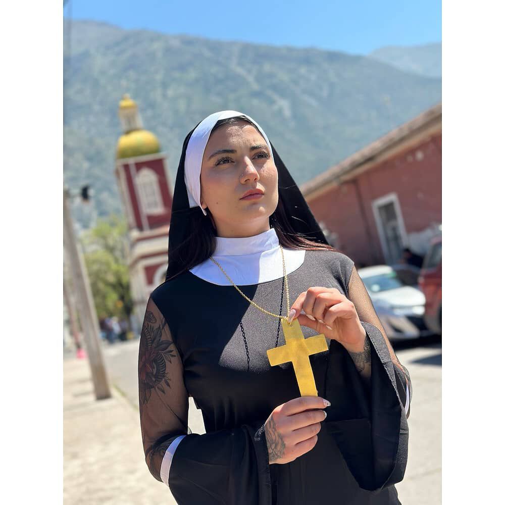 Disfraz Cosplay Monja Sexy image number 3.0