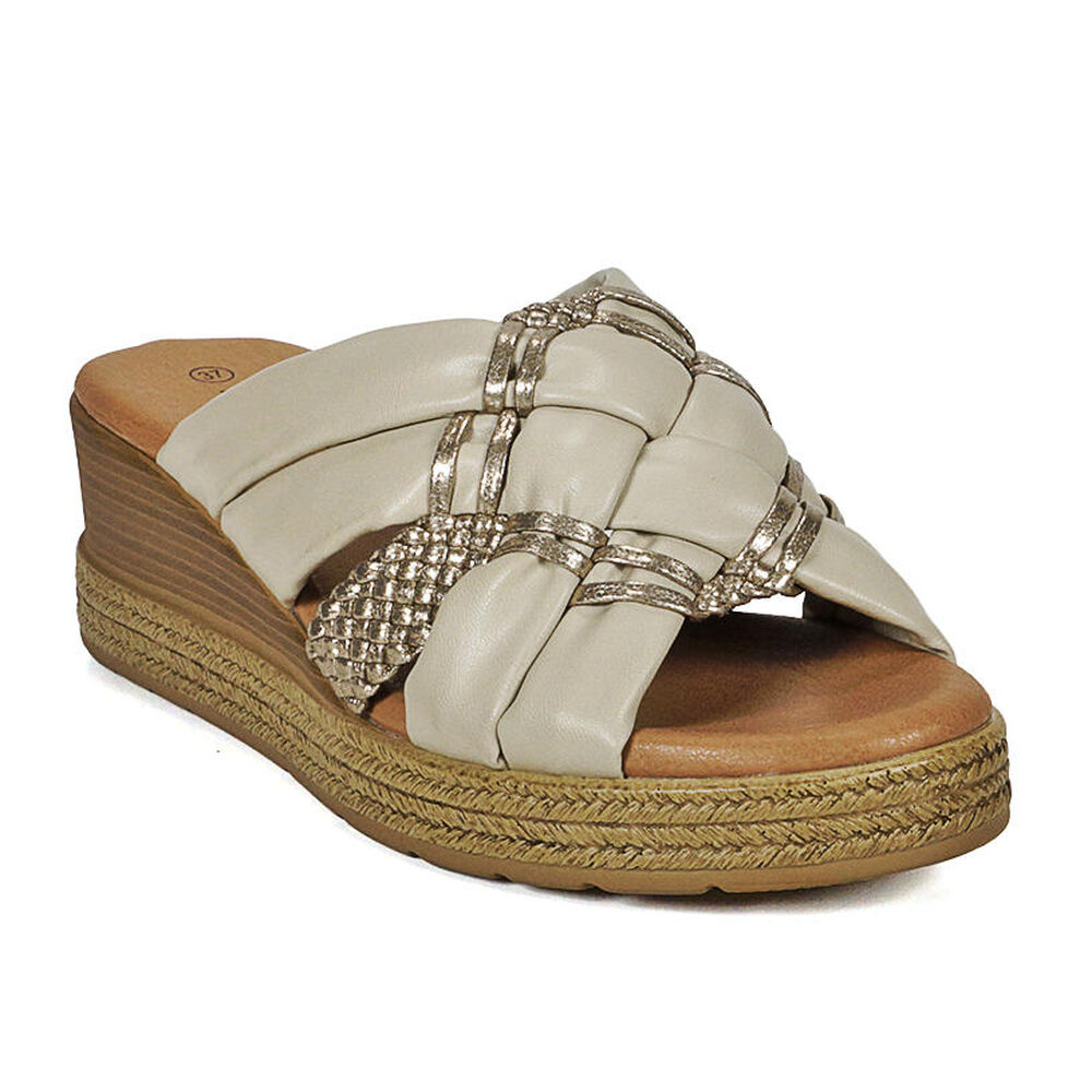 Sandalia Yaimara Beige image number 2.0