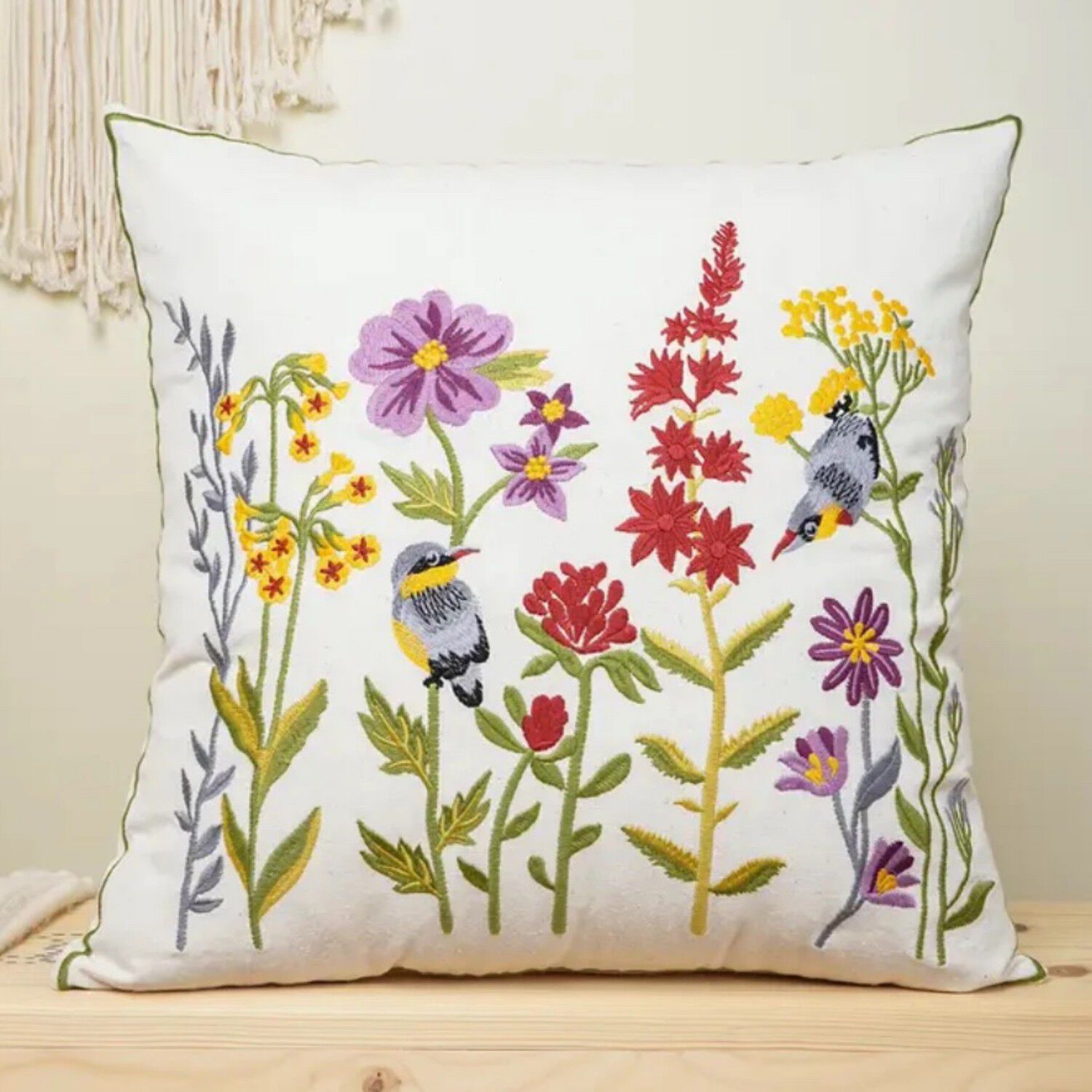 Funda Cojin Bordada 45x45 Cm Pajaritos Y Jardin image number 1.0