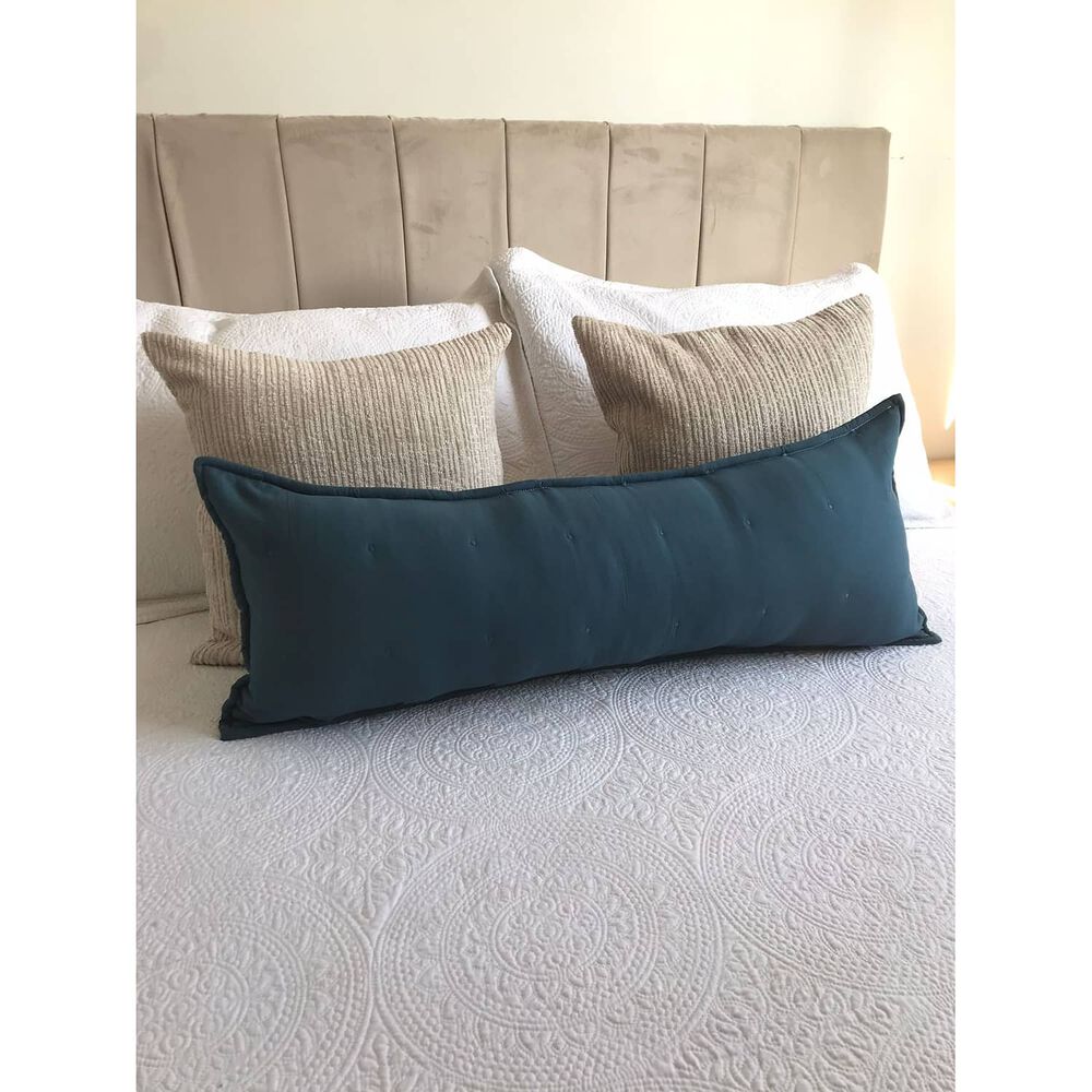 Cojin Con Detalles Bordados Rectangular 35 X 90cm image number 0.0